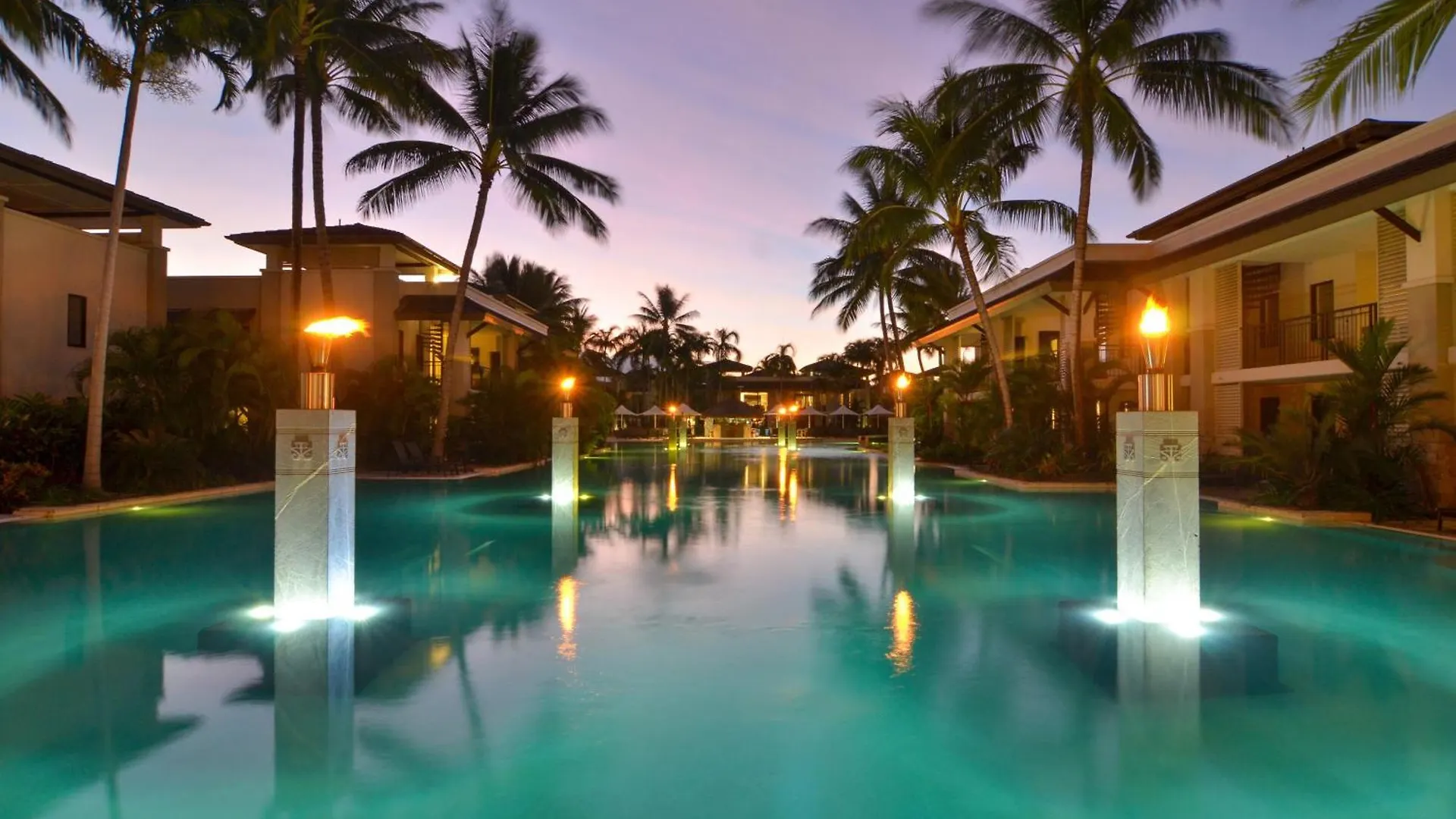 Beautiful Pool View Penthouse With Rooftop Oasis, Great For Families Craiglie 0*,  Australien
