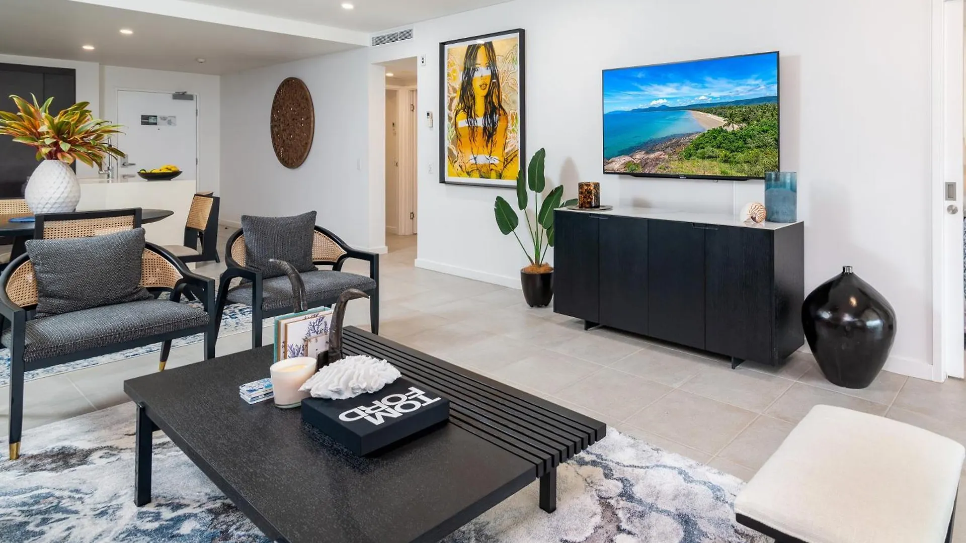 Beautiful Pool View Penthouse With Rooftop Oasis, Great For Families Craiglie 0*,  Australien