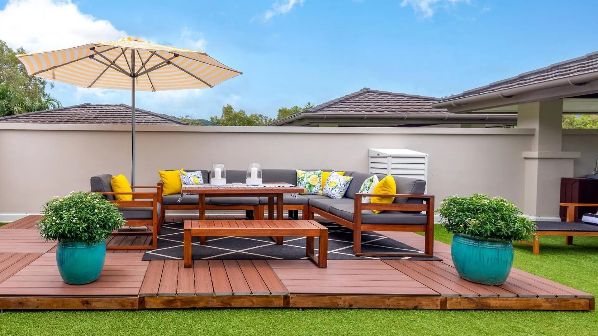 Beautiful Pool View Penthouse With Rooftop Oasis, Great For Families Craiglie